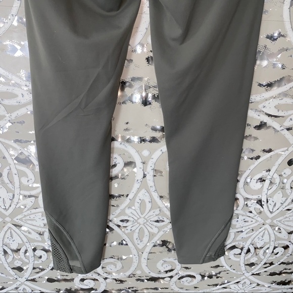 💜SOLD💜LULULEMON Green Bootcamp Ready 7/8 Tight - Picture 5 of 10